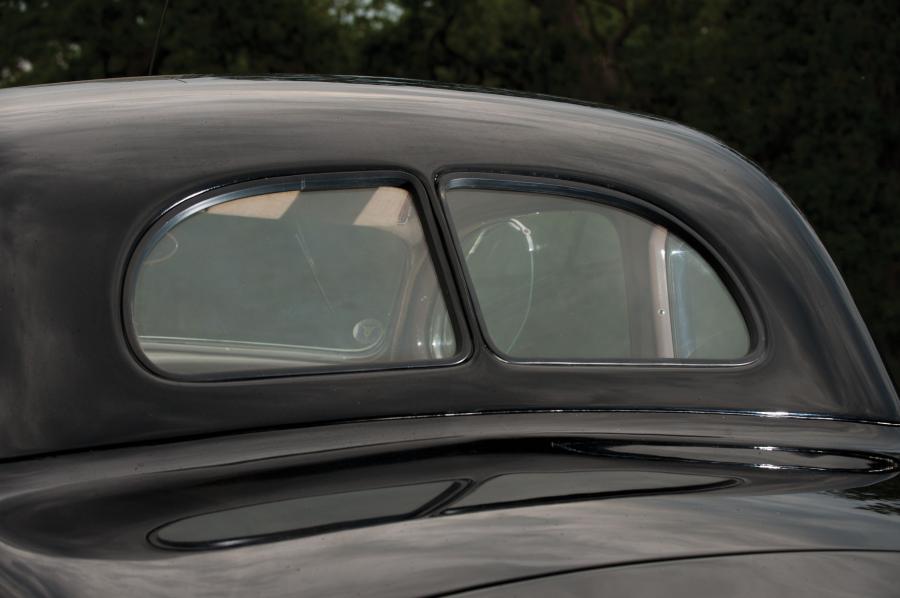  Ford DeLuxe 5-Window Coupe 1938 года  (фото 8 из 22)